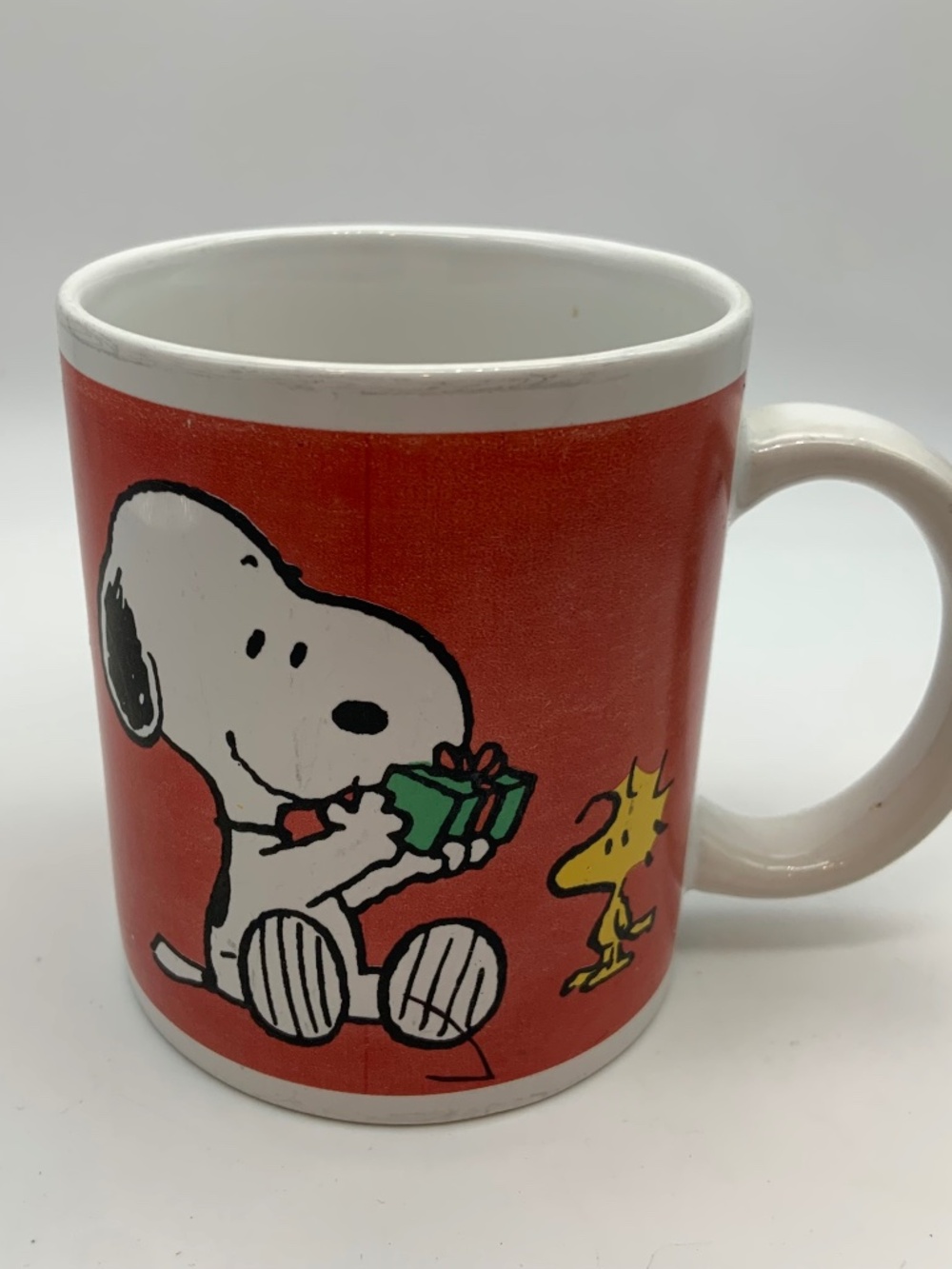 Vintage Peanuts Snoopy and Woodstock Giving Gifts Ceramic Red/White Coffee Mug